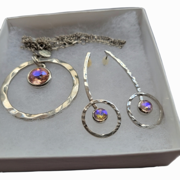 Jewelry - Necklace & Earrings Set